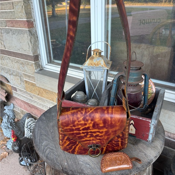 Vintage Handbags - Vintage 70’s Brown Leather Shoulder Bag